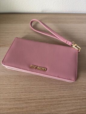 Steve Madden Pink Wristlet Clutch Wallet Card Holder with Gold Logo NWOT